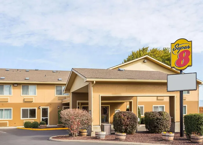Super 8 By Wyndham Lagrande Hotel La Grande