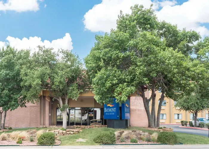 Baymont By Wyndham Midland Airport Hotel