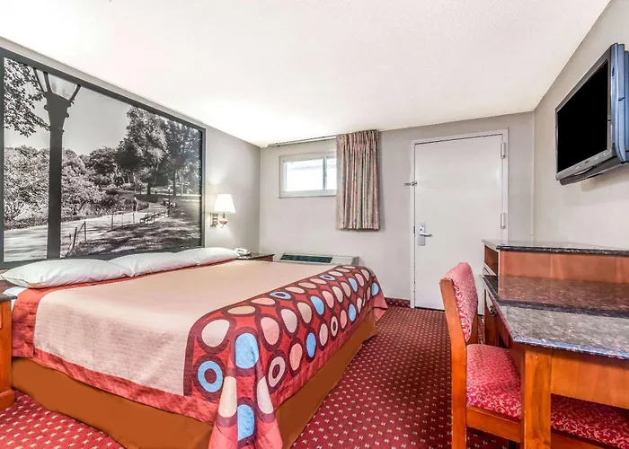 Super 8 By Wyndham North Bergen Nj/Nyc Area Hotel