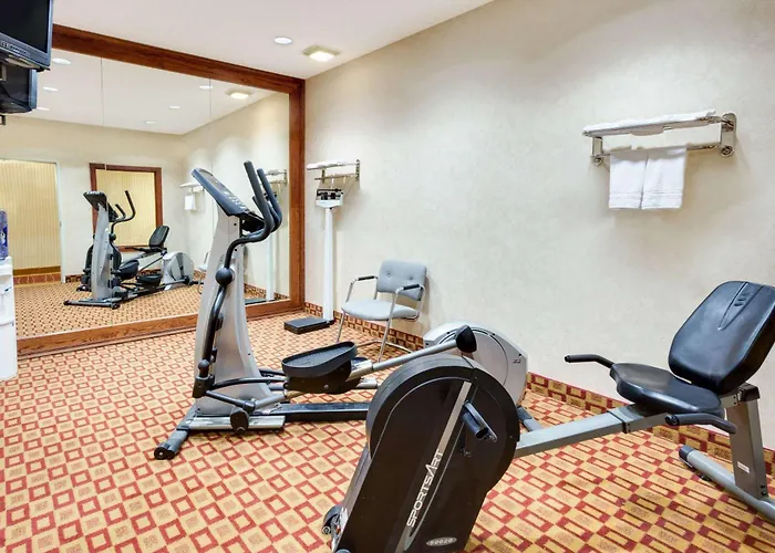 Super 8 By Wyndham Freeport Hotel