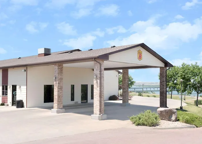 Super 8 By Wyndham Chamberlain Sd Hotel