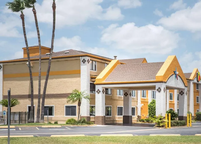 Super 8 By Wyndham Harlingen Tx Hotel