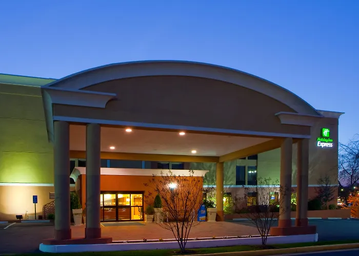 Holiday Inn Express Fairfax-Arlington Boulevard By Ihg
