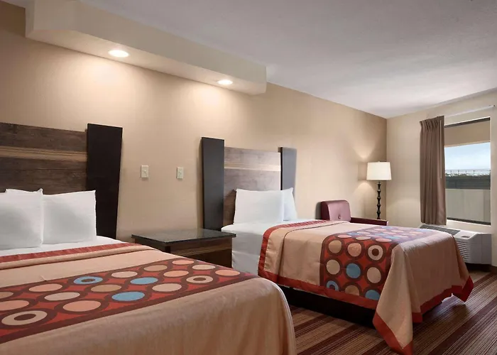 Super 8 By Wyndham Rahway/Newark Hotel