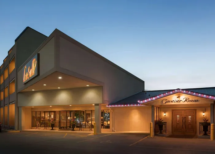 Travelodge By Wyndham Kingston Lasalle