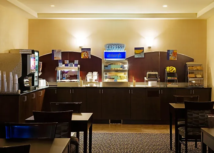 Holiday Inn Express & Suites-Regina-South By Ihg