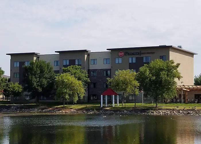 Best Western Plus Okotoks Inn & Suites