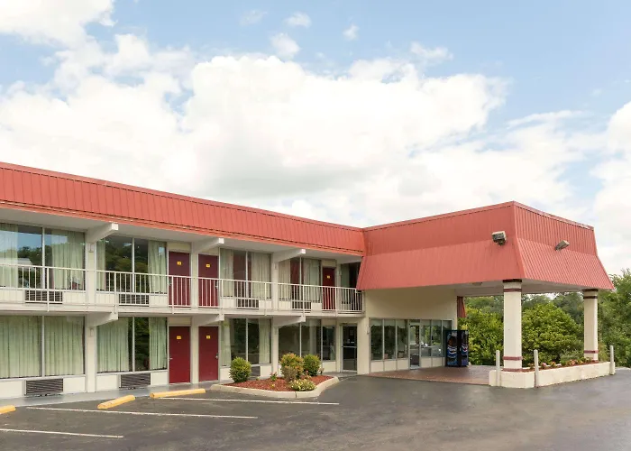 Super 8 By Wyndham Kingsport /I-81 Motel
