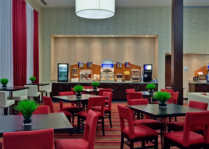 Holiday Inn Express Hotel & Suites Chatham South By Ihg