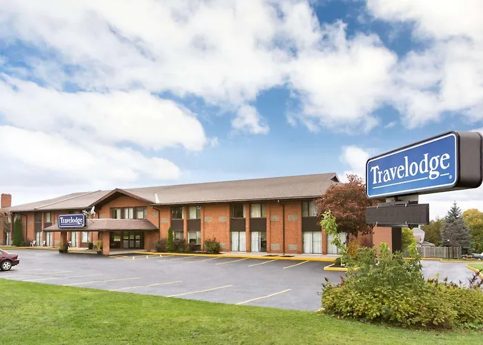 Travelodge By Wyndham Owen Sound On