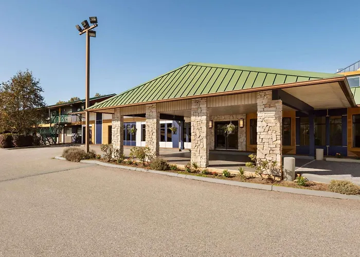 Travelodge By Wyndham Abbotsford Bakerview