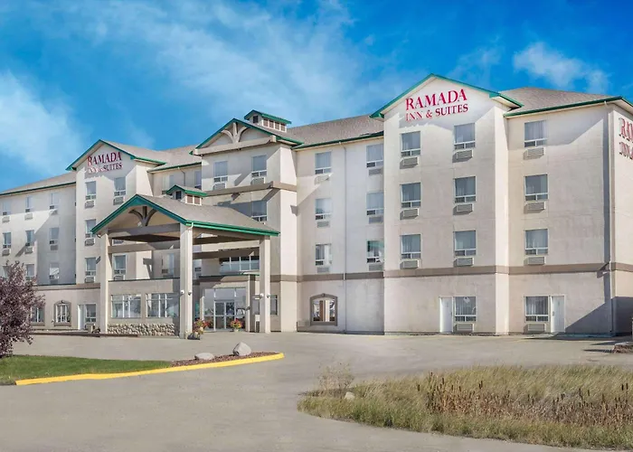 Ramada By Wyndham Clairmont/Grande Prairie Hotel