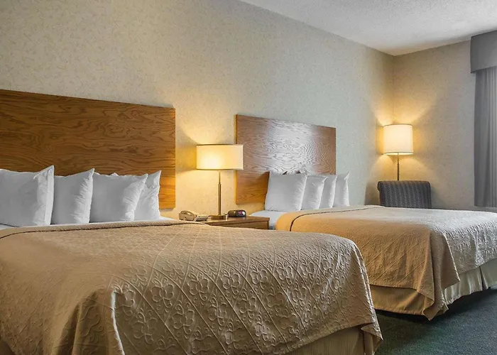 Quality Hotel & Suites Woodstock