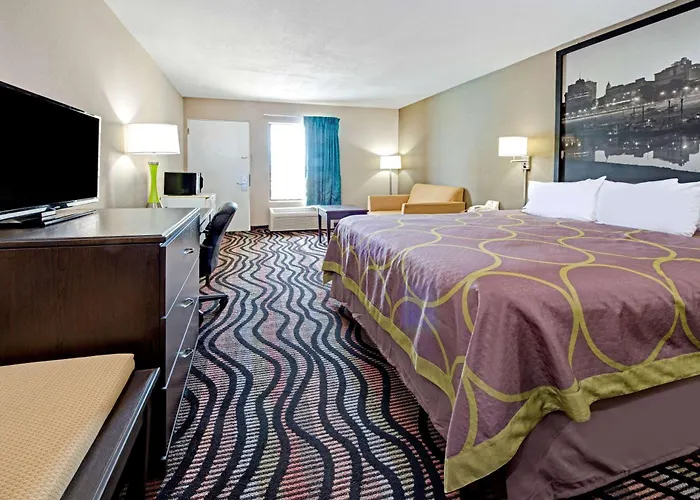 Super 8 By Wyndham Lakeland