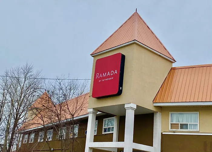 Ramada By Wyndham Whitecourt Hotel