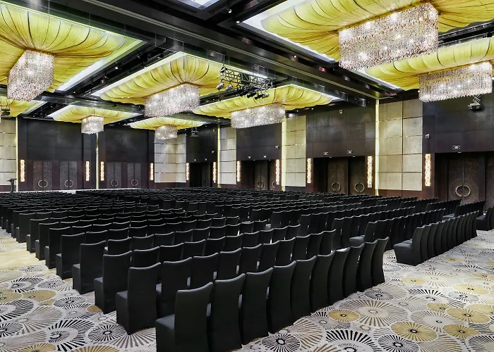 The Azure Ningbo, Vignette Collection Hotel