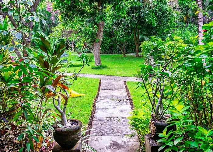 Taman Selini Wahana Beach Resort Pemuteran 