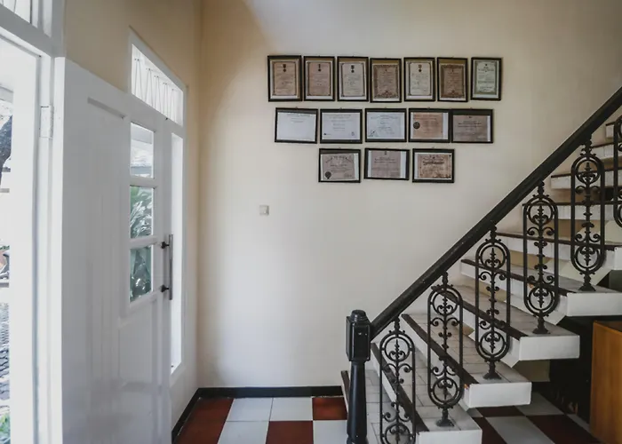Reddoorz Plus At Jalan Gatot Subroto Jakarta
