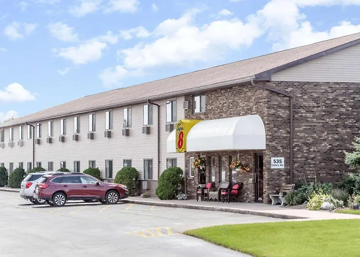 Super 8 By Wyndham Antigo Motel