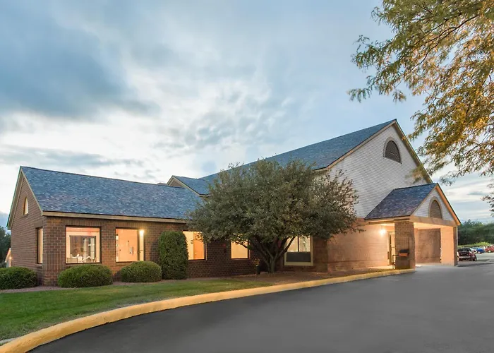 Super 8 By Wyndham Dodgeville