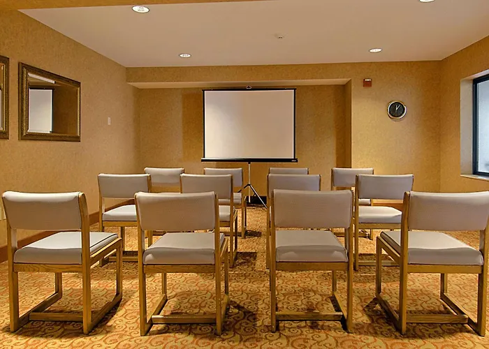Ramada By Wyndham Wisconsin Dells I-90 Hotel Lake Delton