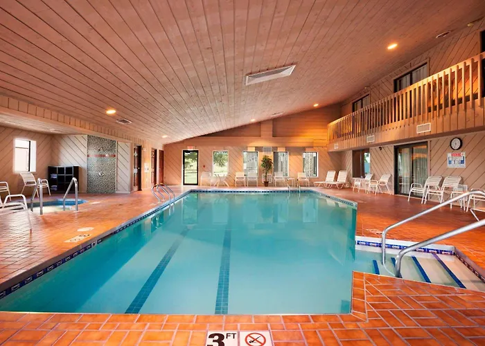 Ramada By Wyndham Wisconsin Dells I-90 Hotel Lake Delton