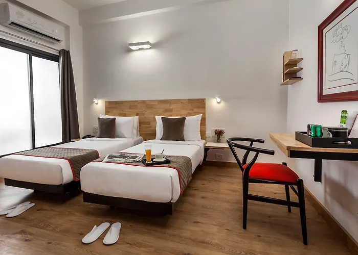 Oyo Townhouse 80 Meera Bagh Delhi 