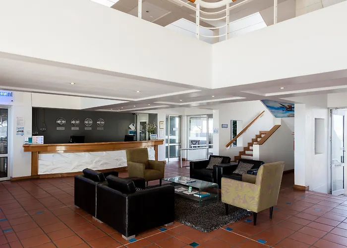 Dolphin Beach Hotel Self Catering Apartments Bloubergstrand