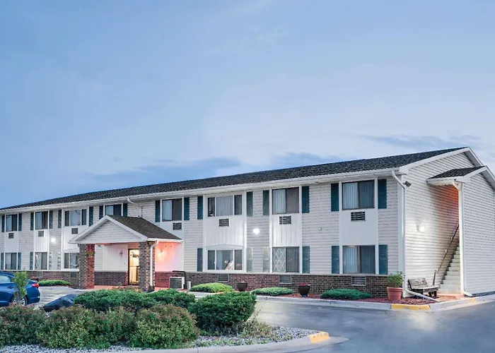 Super 8 By Wyndham Tomah Wisconsin Motel