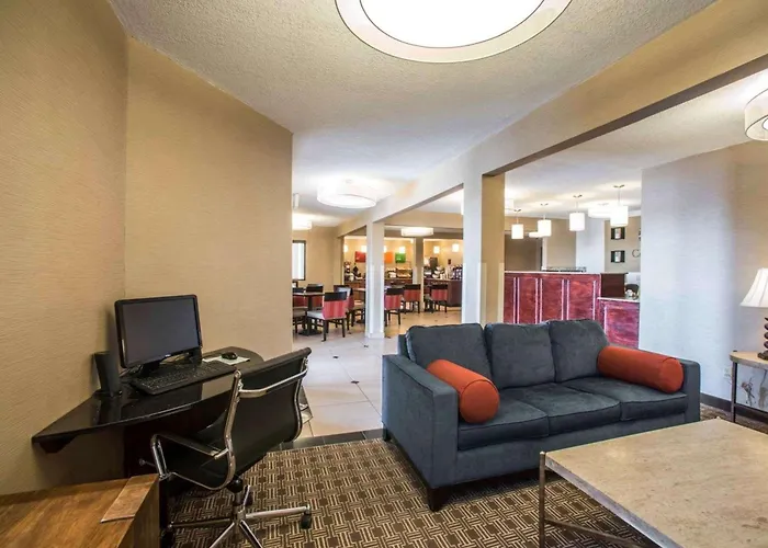 Quality Inn & Suites Boonville - Columbia