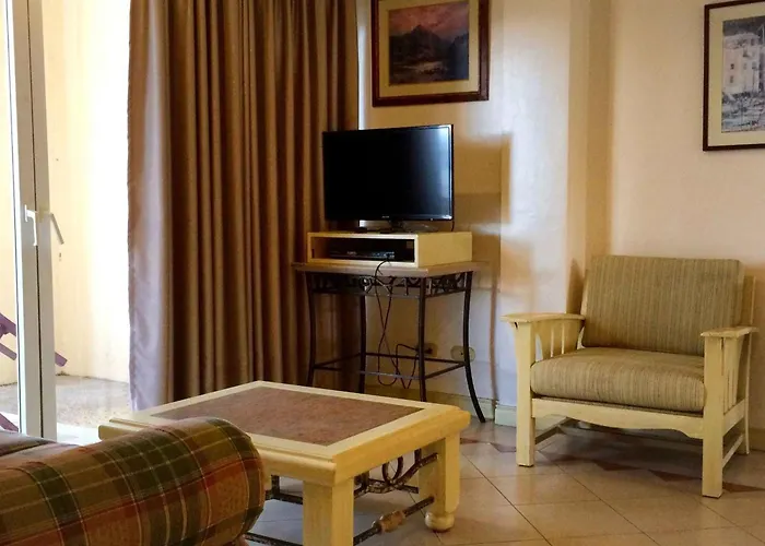 Club Morocco Resort And Country Club Subic