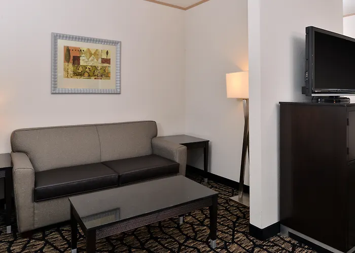 Holiday Inn Express & Suites Tacoma South - Lakewood By Ihg