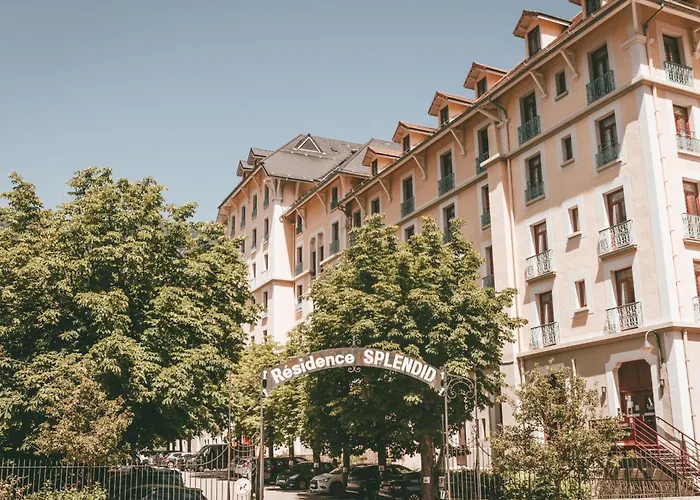 Terres De France - Appart'Hotel Le Splendid Allevard