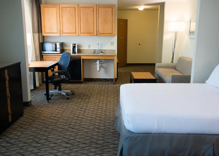 Holiday Inn Express Hotel & Suites Chanhassen By Ihg
