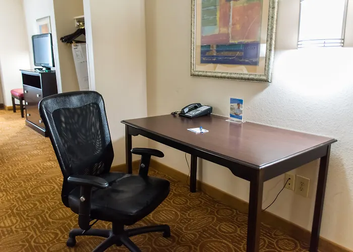 Holiday Inn Express Hotel & Suites Kinston By Ihg