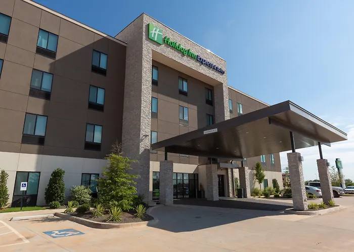 Holiday Inn Express & Suites Kingfisher By Ihg