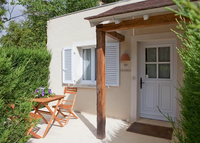 Hôtel Saint-Laurent, The Originals Relais Montfort-lʼAmaury