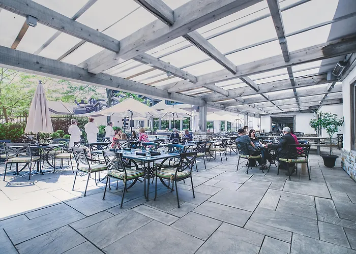 Manoir Saint-Sauveur Hotel
