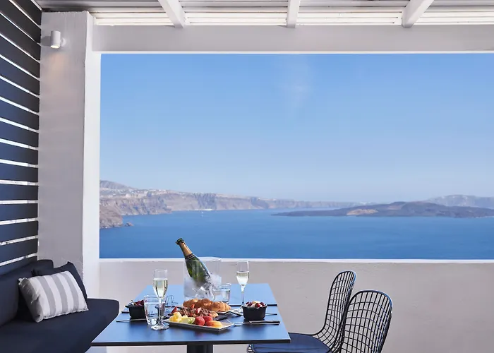Mr & Mrs White Oia - Santorini Hotel