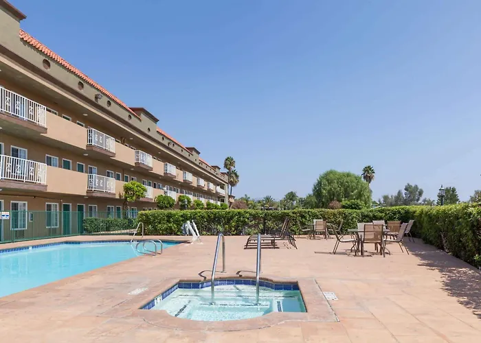 Travelodge By Wyndham Sylmar Ca San Fernando