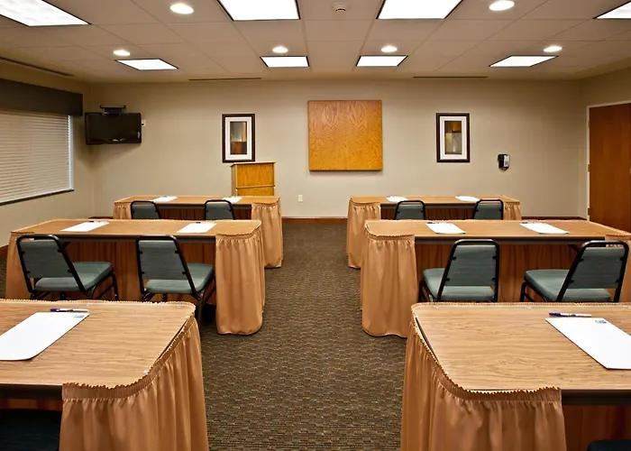 Holiday Inn Express & Suites Ripley By Ihg