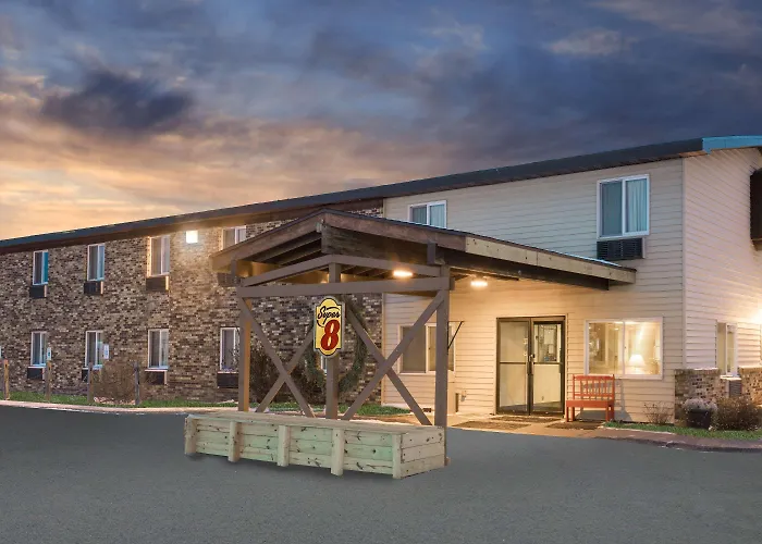 Super 8 By Wyndham Superior Wi Hotel