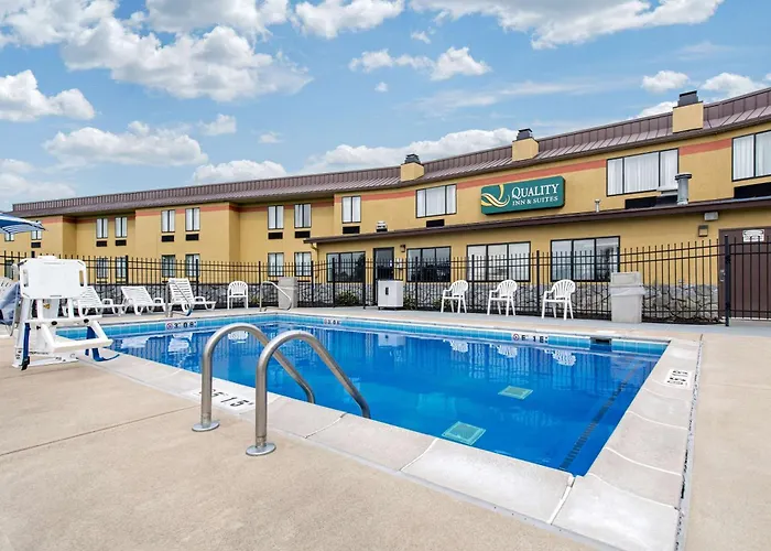 Quality Inn & Suites Brownsburg - Indianapolis West