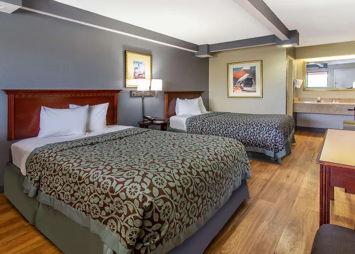 Travelodge By Wyndham South Holland