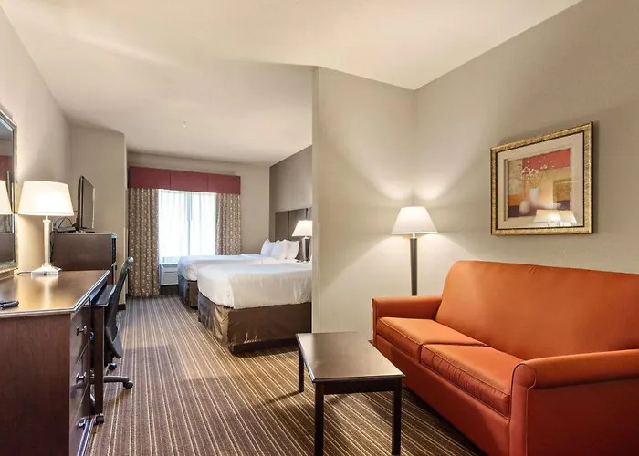 Portland Inn & Suites