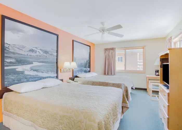 Super 8 By Wyndham Cooke City Yellowstone Park