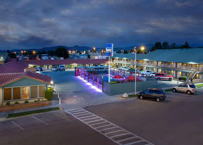 Travelodge By Wyndham Hawthorne