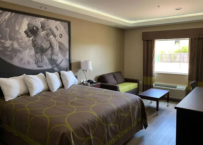 Super 8 By Wyndham Kingwood Houston North Hotel Porter