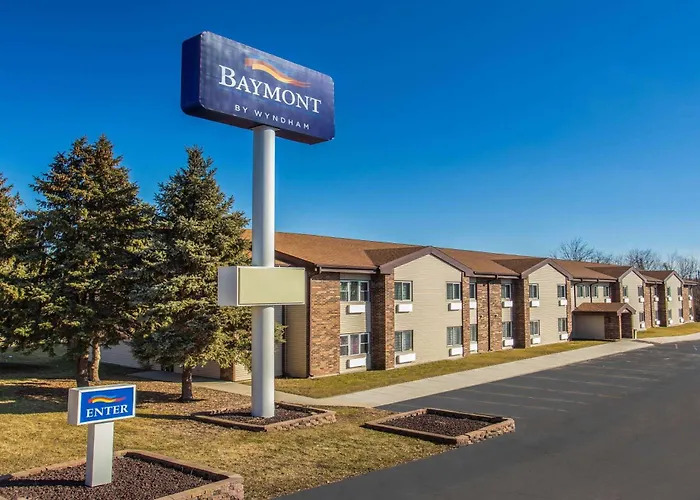 Baymont By Wyndham Joliet Hotel