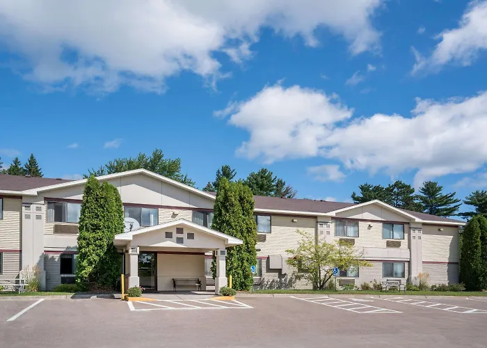 Super 8 By Wyndham Cloquet Hotel